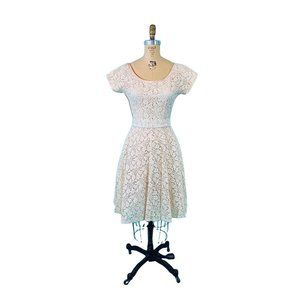 Vintage 1950s Cream Lace Dress Scoop Neck Cocktail Fit N Flare | W 25"
